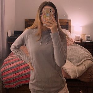 ⭐️Grey Fitted Hoodie⭐️